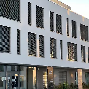The Place - Serviced Apartahotel